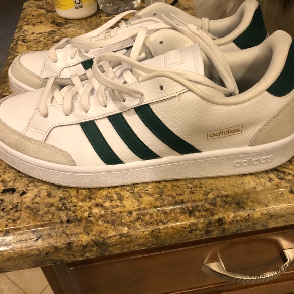 Adidas - Picture 2 of 5